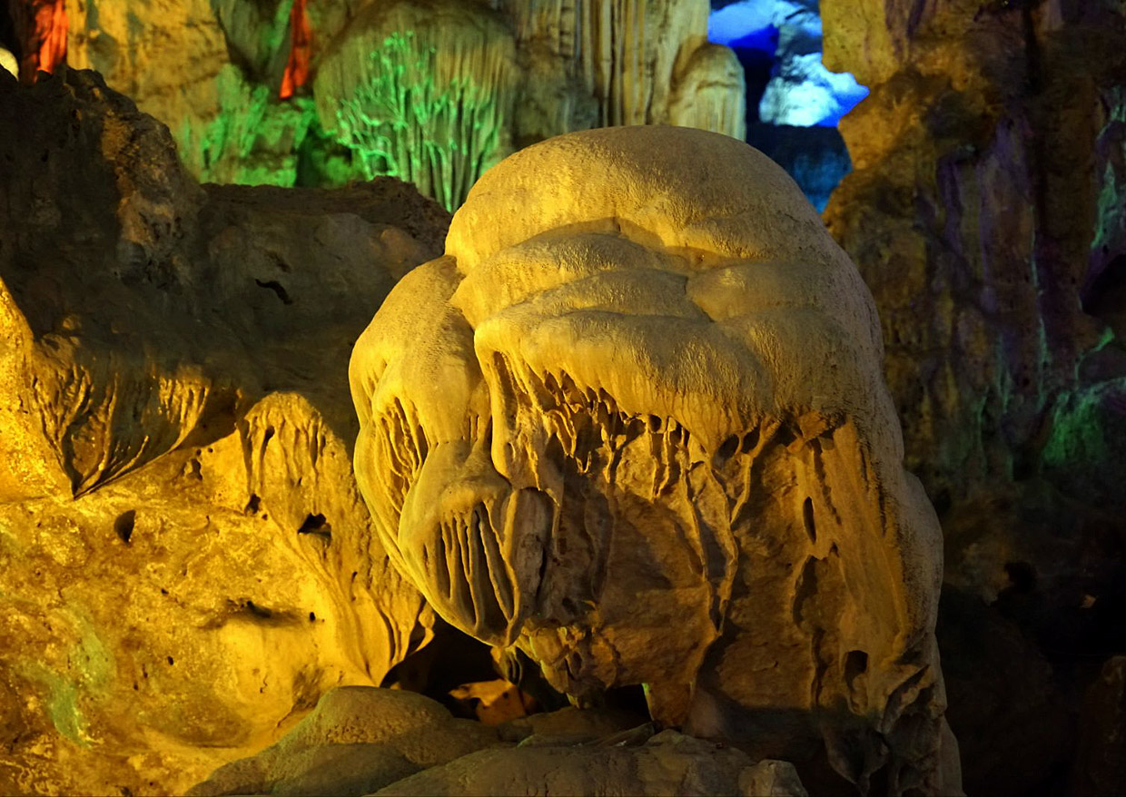 Thien Canh Son Cave