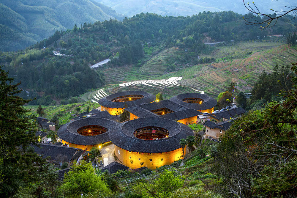 South China tour to Fujian Tianluokeng Earth Towers (Tulou) 