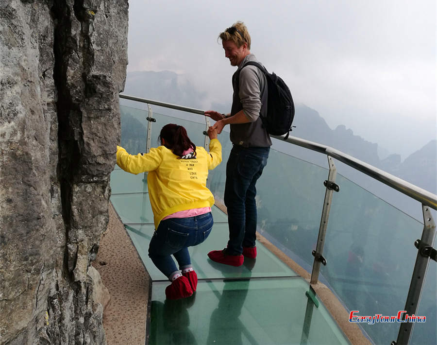 Hiking Tianmen Mountain