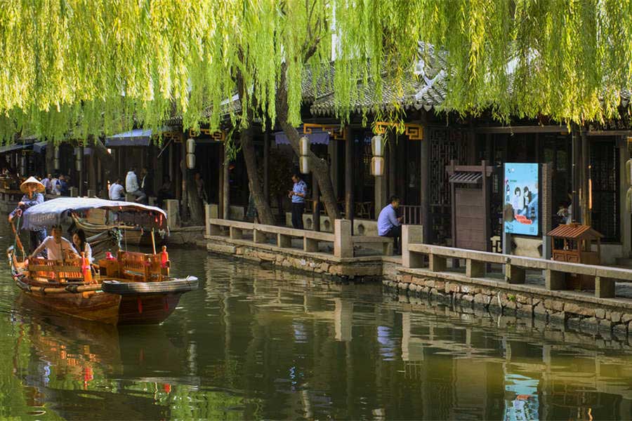 Tongli Water Town boat tour