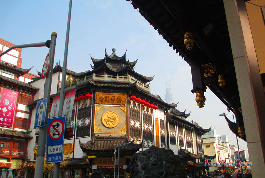 Walk the old street of Yu Market