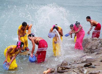 Water Splashing Festival