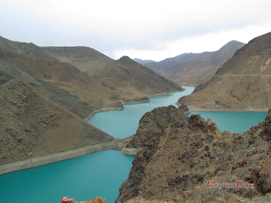 Yomdrok Lake