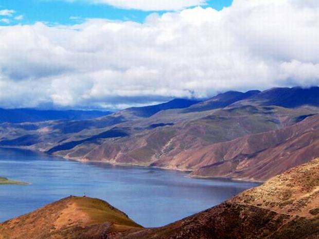 Yamdrok Lake