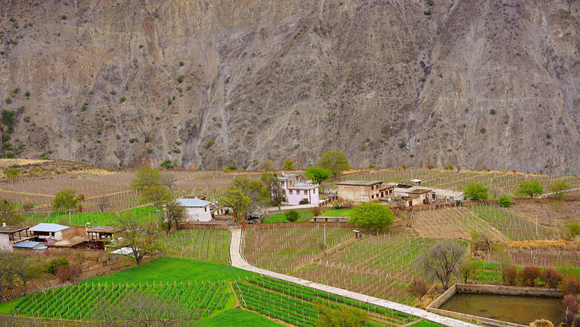 Trek Yubeng Village