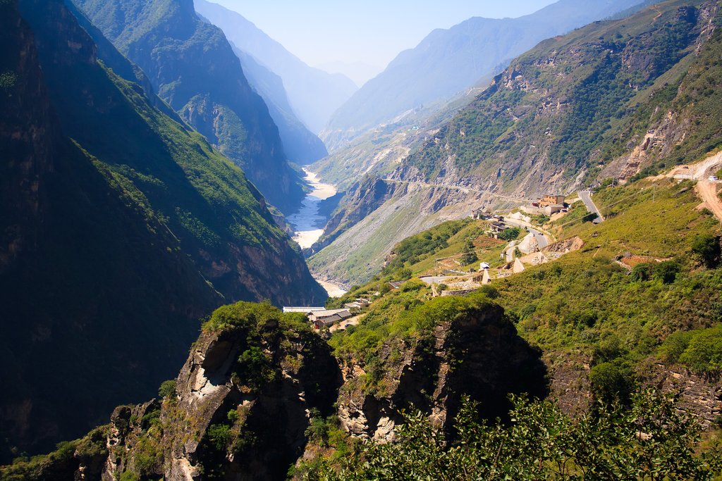 Cycle Tiger Leaping Gorge, Lijiang Bike Tours, Tiger Leaping Gorge Cycle Tours.