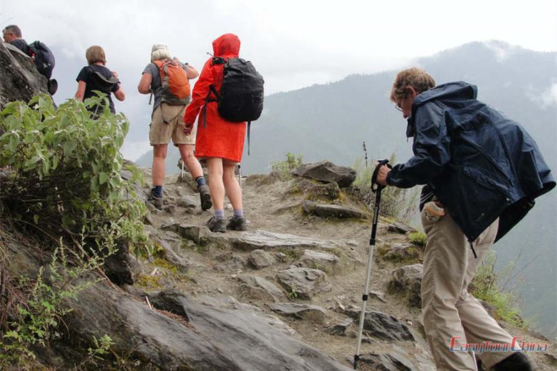 Yunnan Tiger Leaping Gorge hiking