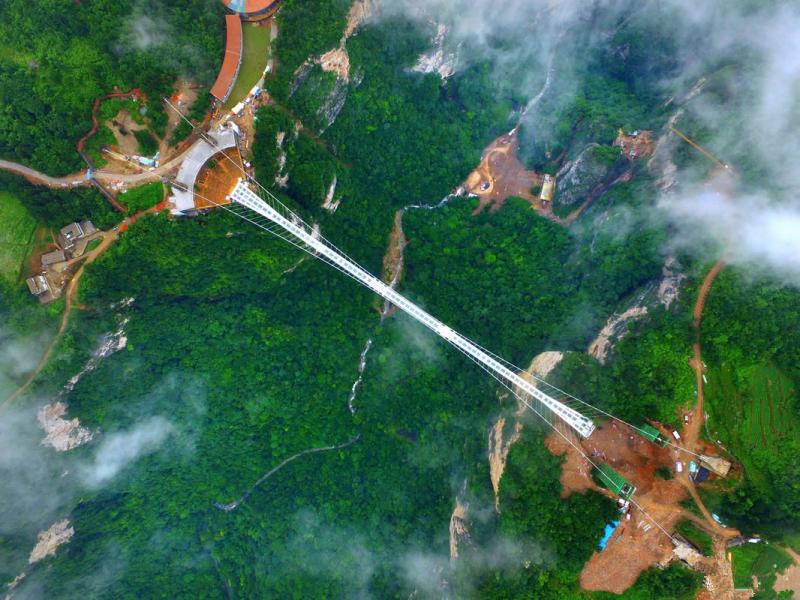 where is Zhangjiajie glass bridge