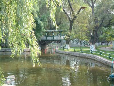 Zhaolin Park Emerald Lake