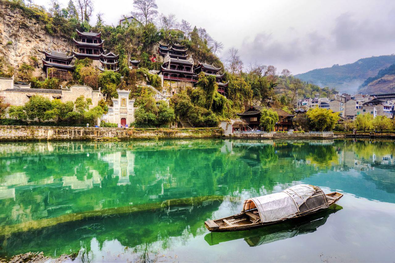 Cruise Wuyang River in Zhenyuan on a boat