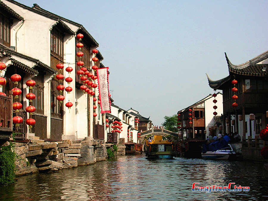 Zhouzhuang Water Town boating